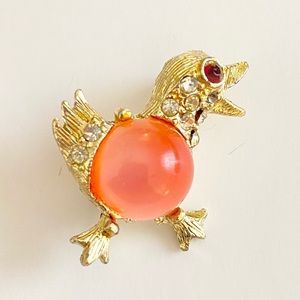 Bird Baby Chick Brooch Pin with Pink Stone Body Gold Tone and Rhinestone
